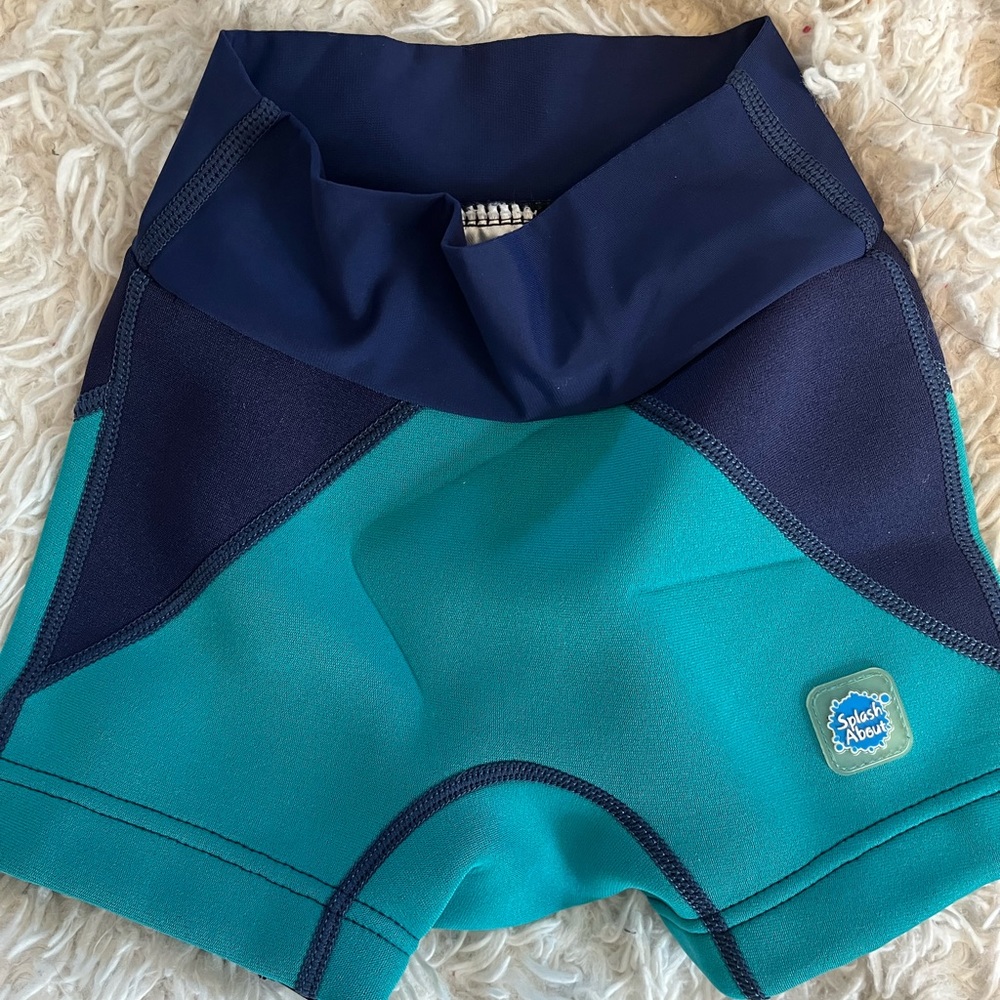 Splash About swim neoprene shorts size 4/5 (2 pairs!)